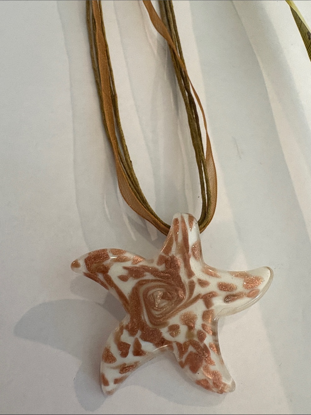Starfish Pendant Necklace in White and Copper
